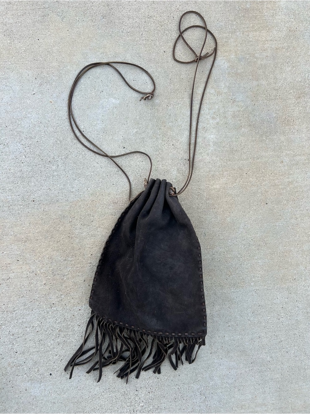 Handmade Brown Suede Drawstring Crossbody Shoulder Bag with Fringe - Vintage! - Picture 8 of 12